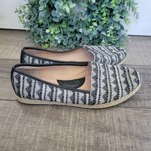 BOC Born Concept Franki Espadrille Flats Aztec Print Black Gray Womens Size 8 - Picture 3 of 9